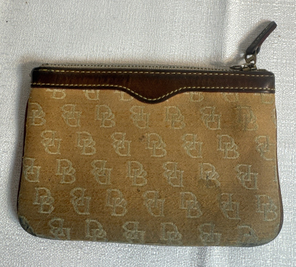 Dooney&Bourke DB Orange Wristlet Canvas Wallet Keychain Leather Trim DB Logo 6"